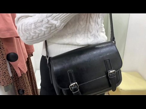 ❤️ Masturbim publik i kurvës së re FeralBerry me një dildo në dhomën e montimit ❤ Pornografi anale në pornografi sq.shufflesex.ru ❤