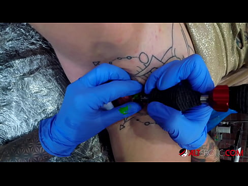 ❤️ E dashura jashtëzakonisht e bërë me tatuazhe, Sully Savage, bëri një tatuazh në klitorisin e saj ❤ Pornografi anale në pornografi sq.shufflesex.ru ❤